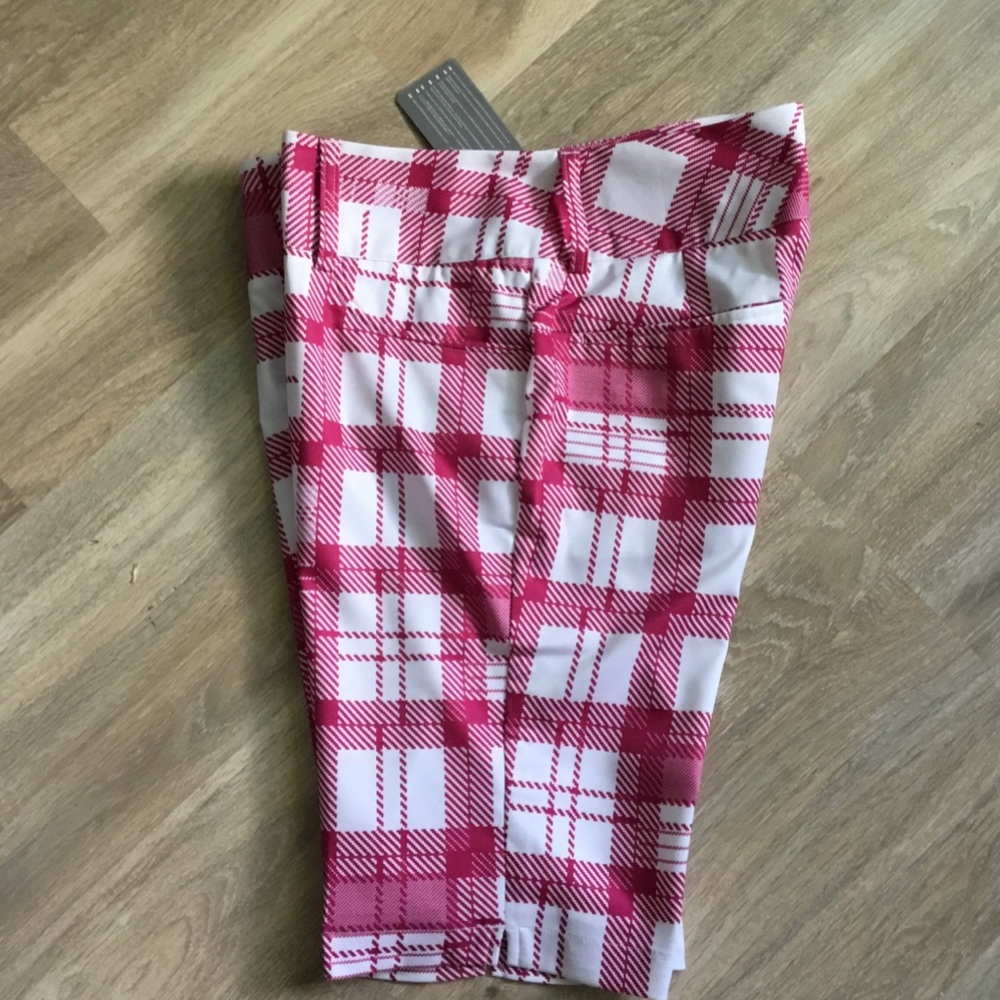 NWT Adidas Golf Shorts✨Size 6